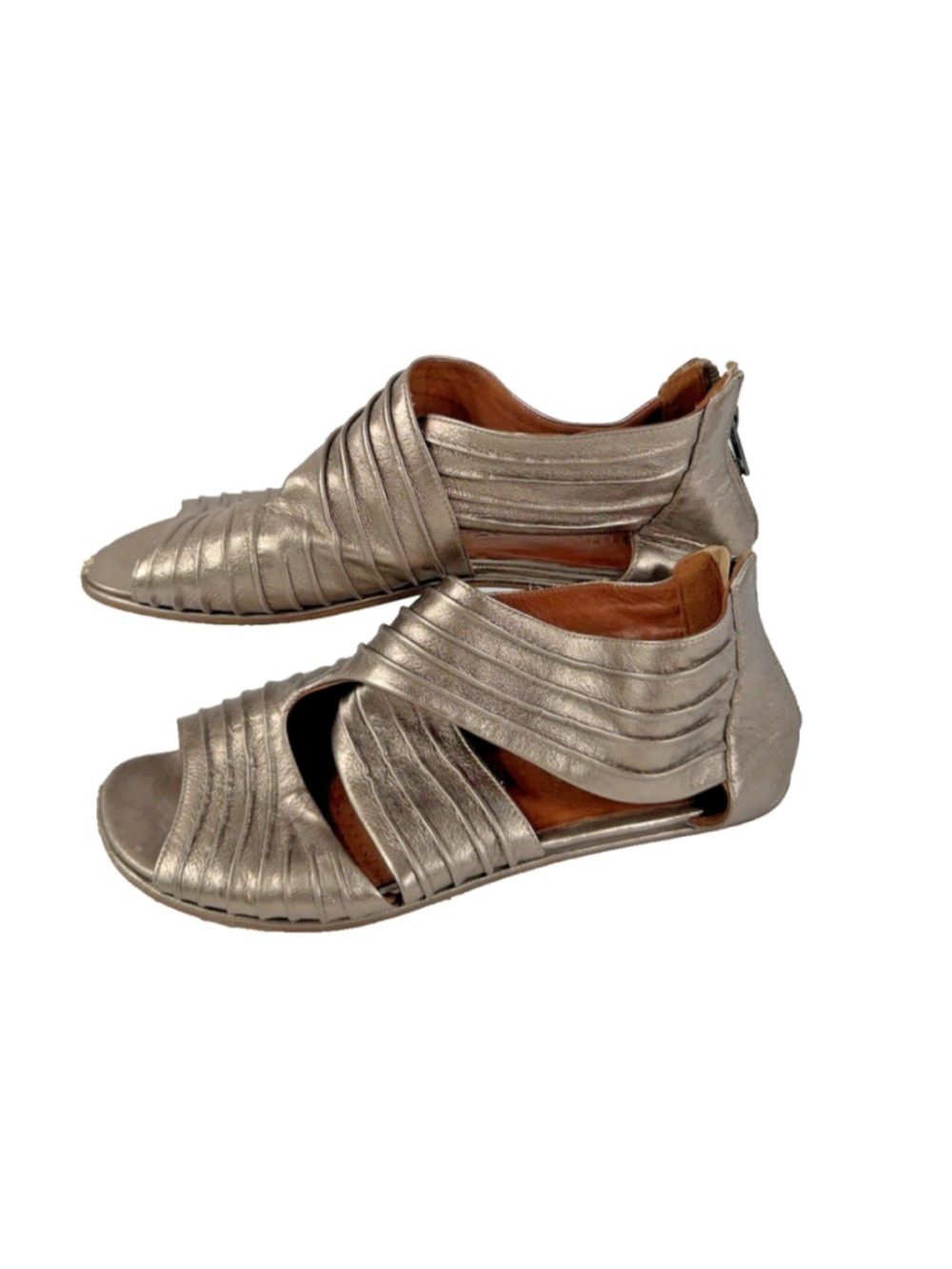 Gentle Souls Day Break Gladiator Sandals 8.5 M Gold Leather Comfort Open Toe